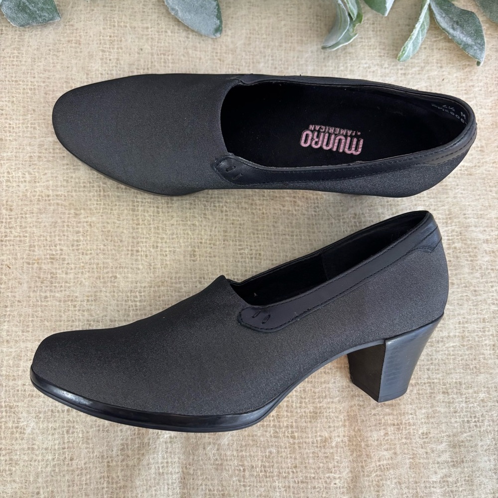 Munro Nora black slip on heels women 6.5 M
